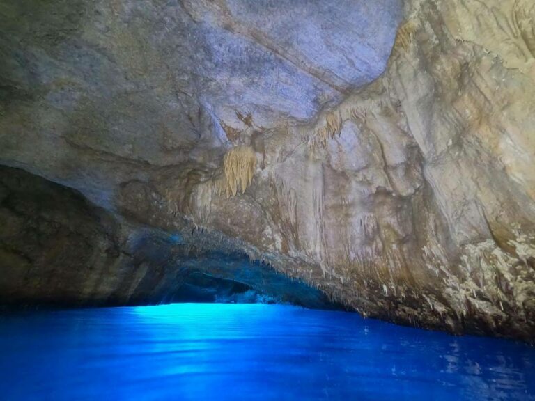 Bright and spectacular caves - Great Visibility - Diving Greece - Blue Island Divers